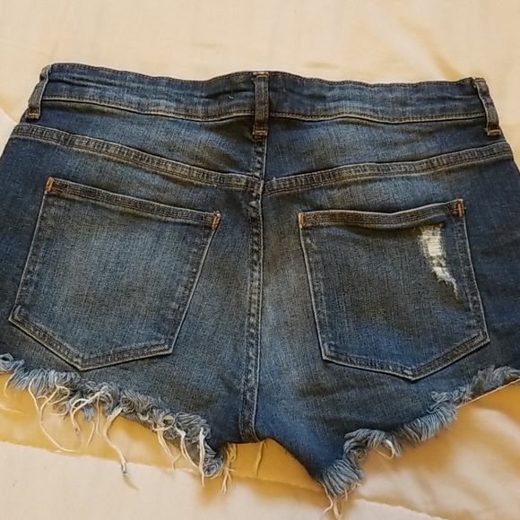 H&m jean shorts - Picture 2 of 3